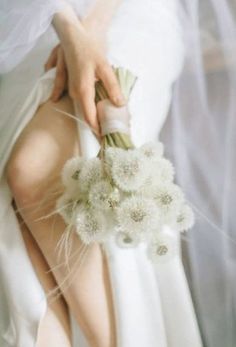 Forest Wedding, Bride Bouquets, Minimalist Wedding, Pretty Flowers, Wedding Designs, Wedding Modern, Bridal Bouquet, Wedding Inspo, Floral Wedding