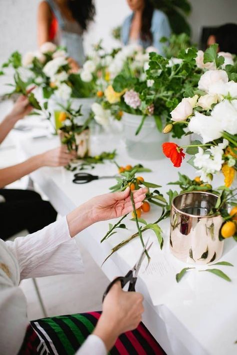 Flower Arrangement Workshop, French Floral Design, Floral Workshop, Flower Workshop, Arranging Flowers, Zsazsa Bellagio, Flower Cart, Flower Bar, Florist Shop