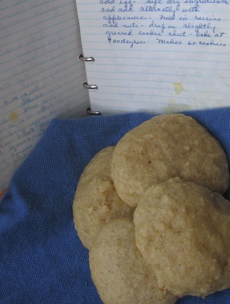 Applesauce Cookies Recipes, Recipe Using Applesauce, Applesauce Cookies, Low Fat Snacks, Apple Recipes Easy, Apple Sauce Recipes, Healthy Cookie Recipes, Holiday Cookie Recipes, Spice Cookies