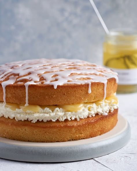 Lemon Drizzle Sandwich Cake recipe | HotCooking Creamy Lemon Cake, Lemon Drizzle Icing, Sandwich Cake Recipe, Creamy Cakes, Lemon Polenta, Lemon Polenta Cake, Lemon Sponge Cake, Polenta Cake, Lemon Recipe