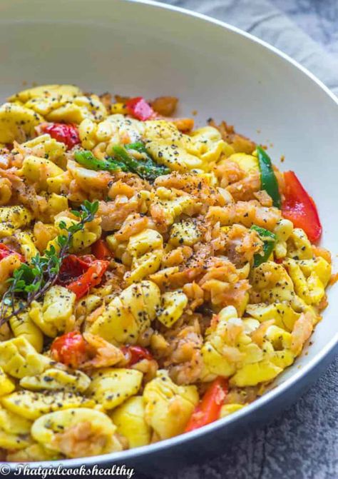 This delicious Ackee and Saltfish recipe is Jamaica's national dish made in one-pan for a satisfying, amazing, flavoursome meal! #ackeeandsaltfish #Jamaicannationaldish #breakfast Ackee And Saltfish Recipe, Ackee Fruit, Saltfish And Ackee, Jamaican Banana Fritters, Ackee And Saltfish, Baked Plantains, Jamaica Food, Jamaican Dishes, Veggie Stock