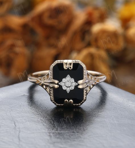 Unique Design Natural Onyx Ring// Antique Black Agate Engagement Ring// Black Gemstone Jewelry// Women's Event Ring//black Onyx Wedding Ring - Etsy Art Deco Engagement Ring Black, Moody Engagement Rings, Onyx Ring Women, Black Onyx Engagement Ring Vintage, Victorian Rings Engagement, Non Traditional Wedding Rings Vintage, Onyx Rings Women, Onyx Aesthetic, Black Stone Engagement Ring