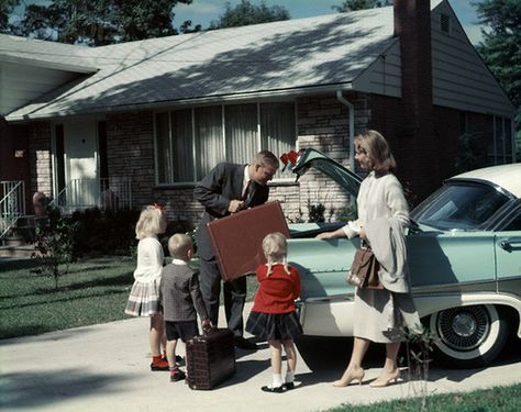 1950s Family: It should say "ideal 1950s family." This would have been upper middle class, or solid middle class. Volkswagen Beetles, Richest In The World, Vintage Vw, Us Cars, Middle Class, Vintage Life, American Dream, Beetles, The Good Old Days