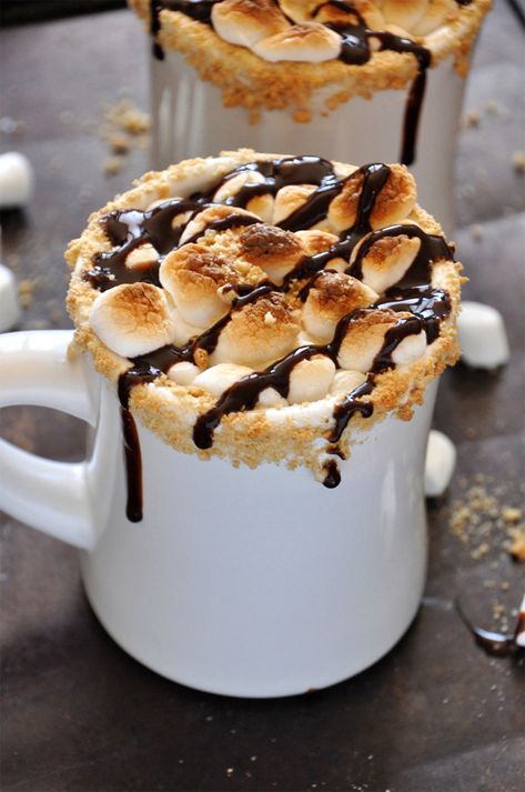 Smores Hot Chocolate, Dollar Usa, 5 Dollar, Winter Drinks, Hot Chocolate Recipes, Mocktails, I Love Food, Marshmallows, Yummy Drinks