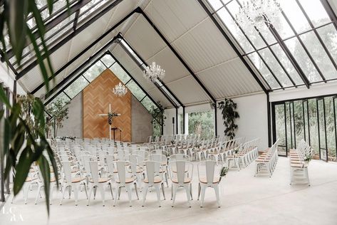 Outdoor Wedding Venue Ideas, Black Wedding Table, Ballroom Design, Greenhouse Venue, Event Venue Design, Event Space Design, Glass Chapel, Venue Business, Event Venue Spaces