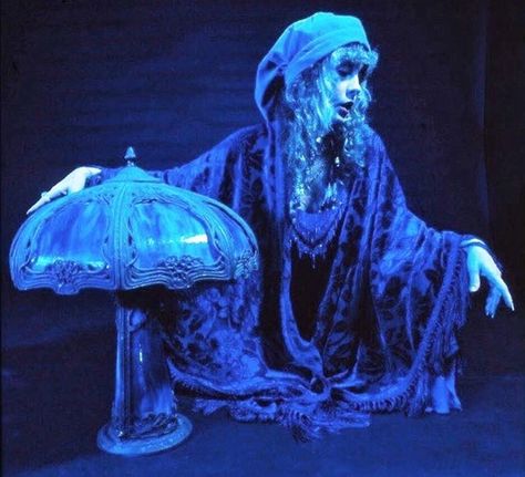 Stevie Nicks,1981. Form the “Blue Lamp” photo shoot segment of the “Bella Donna” photo shoot. Stevie Nicks Blue, Stevie Nicks Bella Donna, Stevie Nicks Style, Stephanie Lynn, Ancient Queen, Stevie Nicks Fleetwood Mac, Blue Lamp, Photo Gold, White Witch