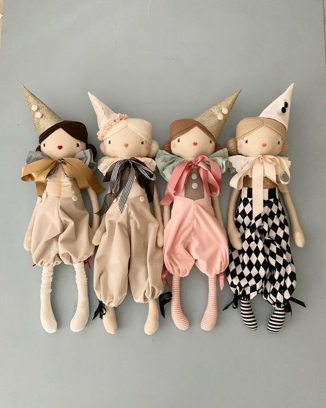 Homemade Dolls Easy, Handmade Dolls Diy, Cloth Art Dolls, Handmade Softies, Sew Doll, Diy Rag Dolls, Craft Doll, Fabric Art Doll, Fabric Doll Pattern