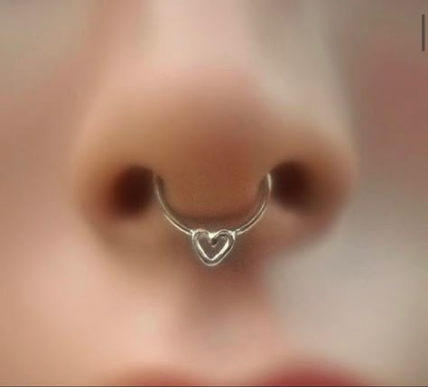 Heart Septum, Nose Piercing Ideas, Cute Nose Piercings, Septum Piercing Jewelry, Septum Nose, Piercing Septum, Face Piercings, Cool Piercings, Nose Piercing Jewelry