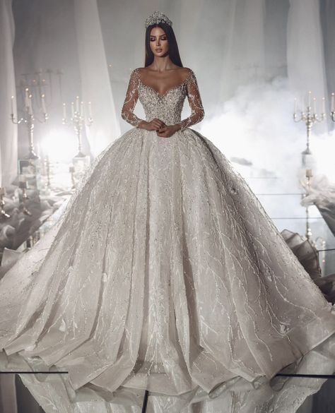 Ruffle Bridal Gown, Queen Wedding Dress, Extravagant Wedding Dresses, Big Wedding Dresses, Wedding Dresses Cinderella, Classy Wedding Dress, Sparkle Wedding Dress, Pretty Wedding Dresses, Fancy Wedding Dresses