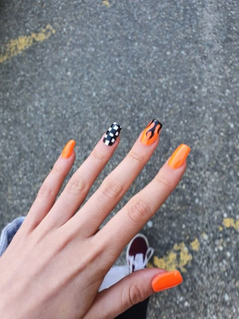 F1 Nails Designs Mclaren, Formula 1 Nails Designs, Mclaren Nails F1, Ktm Nails, Car Themed Nails, Racing Nails Designs, Hot Wheels Nails, Formula One Nails, Race Day Nails