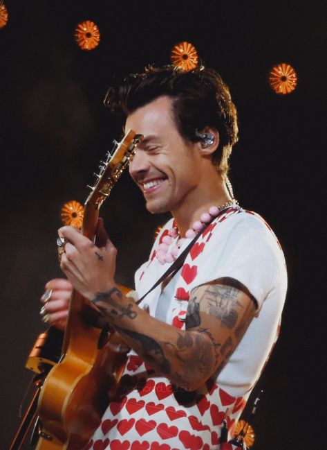 Harry Styles Smile, Harry Styles Poster, Harry Styles Cute, Harry Styles Wallpaper, Harry Styles Pictures, Harry Styles Photos, Harry Styles Love On Tour, Mr Style, Harry Edward Styles