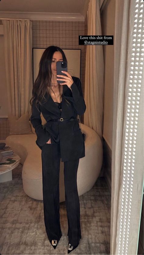 Double Breasted Blazer - Black curated on LTK Blazer Outfits Night Out, Arielle Charnas Style, Arielle Charnas, All Black Suit, Black Blazer Outfit, Parisian Outfits, Blazer Outfit, Fashion Night, Blazer Outfits