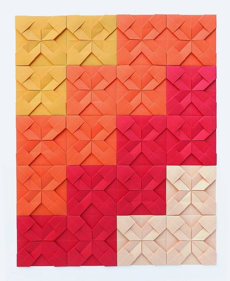 Origami Maniacs: Origami Quilt Origami Quilt, Origami Wall Art, Origami Star Box, Origami Lamp, Geometric Origami, Origami Decoration, Origami For Beginners, Fabric Origami, Paper Quilt