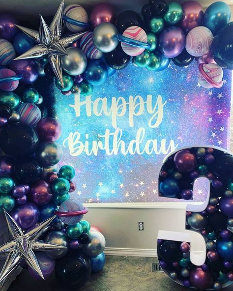 What's Poppin' Balloons on Instagram: “This party was out of this world 🤩 Galaxy balloon displays are our new favorite! #whatspoppinballoonsandevents #whatspoppinballoons…” Galaxy Theme Balloon Garland, Galaxy Balloon Garland, Dance Valentines, Galaxy Balloons, Hollywood Art Deco, Lab Decor, Balloon Displays, Galaxy Theme, Balloon Display