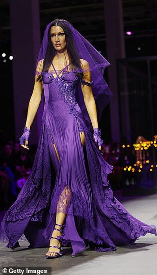 Gcse Fashion, Versace Ss23, Catwalk Outfits, House Of The Dragon Outfit, Dragon Outfit, Sleeping Gown, Spring Purple, Purple Gowns, Ball Gowns Princess