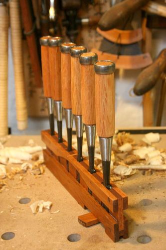 Chisel Rack, Japanese Woodworking Projects, Japanese Chisels, Tool Storage Cabinets, Woodworking Tools Storage, Woodworking Shop Plans, Woodworking Storage, Green Woodworking, Japanese Woodworking