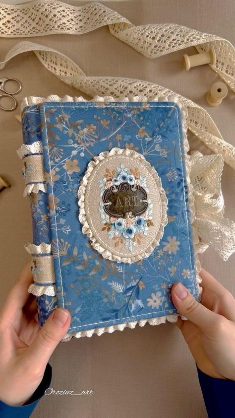 Pretty Journals Covers, Notebook Cover Design Diy, Cards Tutorial, Handmade Journals Diy, Pretty Journals, Notebook Art, Bookmaking, Paper Diy, Pola Sulam