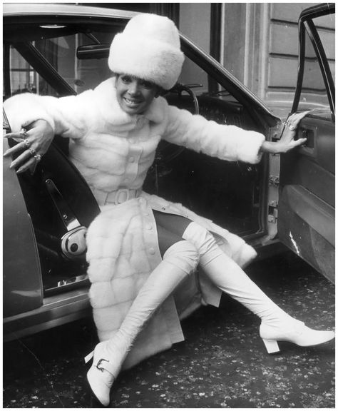 Shirley Bassey Michelin Man, Shirley Bassey, Photo Star, Chic Outerwear, Aston Martin Dbs, Knee Length Boots, Gogo Boots, Rita Hayworth, Jane Birkin