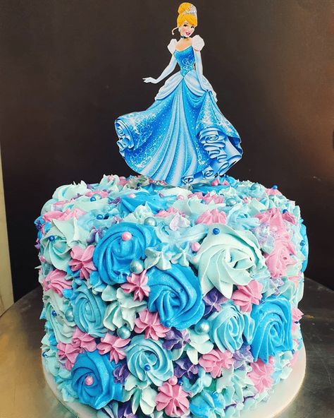 Cinderella Cake Design Images (Cinderella Birthday Cake Ideas) Cinderella Birthday Ideas, Lisa Cinderella, Cinderella Smash Cake, Princess Cinderella Cake Ideas, Cinderella Cake Ideas, Cinderella Cupcake Cake, Cinderella Birthday Cake Ideas, Cinderella Birthday Party Cake, Cinderella Birthday Cake Simple