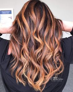 9 Fall Hair Color Trends for Brunettes That You Need to Try ASAP Hair Color Trends For Brunettes, Best Fall Hair Colors, Hair Colors To Try, Easy Updos For Long Hair, Fall Hair Color Trends, Fall Hair Color For Brunettes, Hair Color Auburn, Hair Color Highlights, Haircut And Color