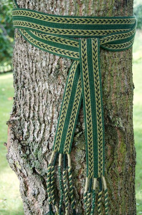 Wide Tablet Woven Belt Made to Order Wool Hand Weave - Etsy Viking Reenactment, Inkle Weaving, Inkle Loom, Diy Textiles, Historical Reenactment, Tablet Weaving, Woven Belt, Loom, Poland