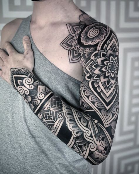 Tato Mandala, Tato Maori, Geometric Tattoo Sleeve Designs, Mangas Tattoo, Mandala Tattoo Sleeve, Geometric Mandala Tattoo, Geometric Sleeve Tattoo, Sleeve Tattoo Ideas, Forearm Band Tattoos