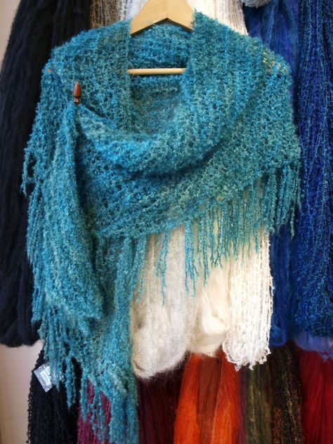 Yarn Shawl, Yarn Hanging, Elegant Shawl, Crochet Sweater Pattern Free, Crochet Knit Hat, Scarf Yarn, Boucle Yarn, Shawl Knitting Patterns, Sweater Crochet Pattern