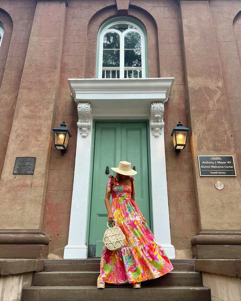 What To Wear In Charleston, South Carolina This Spring || Charleston Outfit Ideas Spring 2023 Travel Fits, Charleston Style, Outfit Ideas Spring, Dolce Vita Sandals, Charleston Travel, Rainbow Row, Pink Floral Maxi Dress, Frilly Dresses, Dressed To The Nines