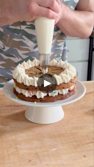 How To Decorate A Cookie Cake, Stacked Cookie Cake, Layer Cookie Cake, Cake Layering, Cookie Layer Cake, Mini Cookie Cake, Cake Summer, Cheesecake Frosting, Cookie Recipes Decorating