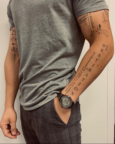 Tattoo Idea Simple, Simple Leg Tattoos, Men's Tattoo, Pine Tattoo, Geometric Line Tattoo, Amazing 3d Tattoos, Hipster Tattoo, Tatuagem Masculina Pequena, Forearm Band Tattoos