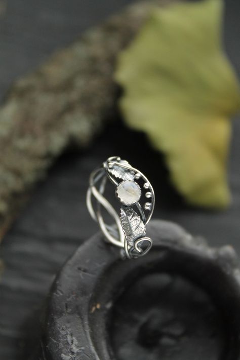 Leaf Ring Silver Botanical Jewelry Plant Ring - Etsy Ring With Leaves, Plant Ring, Cottage Core Jewelry, Elven Ring, Plant Rings, Botanical Ring, Nose Ring Jewelry, Fairy Ring, Elven Jewelry