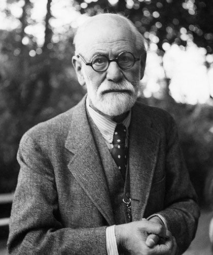 Freud Frases, Freud Theory, Jean Piaget, Karl Marx, Charles Darwin, Sigmund Freud, Friedrich Nietzsche, Carl Jung, Wearing Glasses