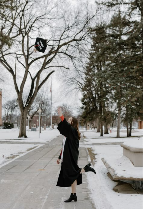 Snowy Graduation Pictures, Winter Grad Photos, Christmas Graduation Pictures, Winter Graduation Pictures College, Snow Graduation Pictures, December Graduation Pictures, College Graduation Pictures Winter, Graduation Pictures Winter, Winter Graduation Photos