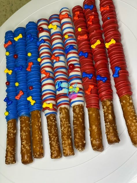 Paw Patrol Party Food Ideas Birthdays, Paw Patrol Birthday Party Centerpieces, Paw Patrol Rice Krispie Treats, Paw Patrol Snack Table, Paw Patrol Chocolate Covered Pretzels, Paw Patrol Pretzels, Diy Paw Patrol Cupcakes, Paw Patrol Party Ideas 2nd Birthday, Paw Patrol Sweet Table Ideas