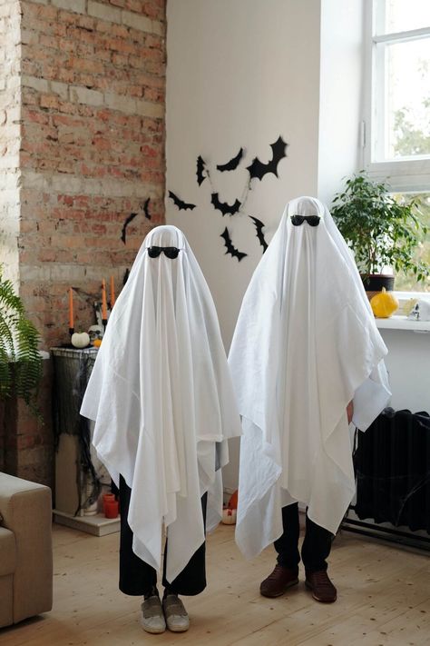 Costumes Faciles, Amazon Halloween, Dekorasi Halloween, Spooky Halloween Costumes, Clever Halloween, Classic Halloween Costumes, Clever Halloween Costumes, Duo Halloween Costumes, Couples Halloween Outfits