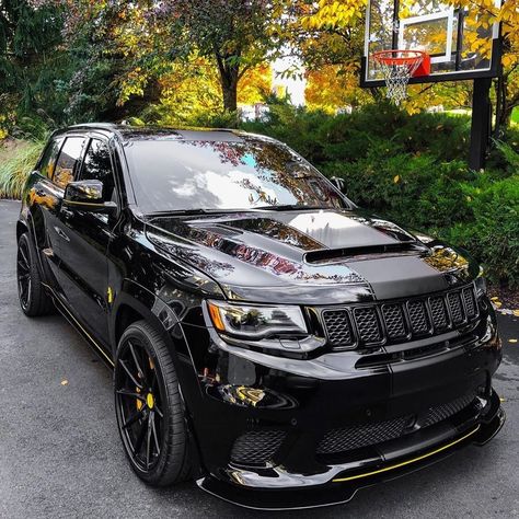 Jeep Trackhawk on Instagram: “That hood makes it look so aggressive😈🔥/Check my story for videos 👆- Follow: @carsdaily & @themoparclub . - VIA: @? - Use Our Hashtag:…” Srt8 Jeep, Jeep Srt, Srt Jeep, Mopar Jeep, Jeep Srt8, Jeep Grand Cherokee Srt, Dodge Srt, Big Bertha, Black Jeep