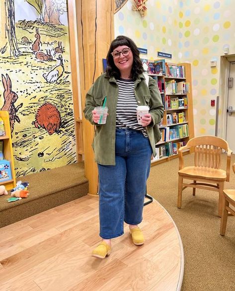 Heel Clog Outfit, Yellow Clogs Outfit, Clog Heels Outfit, Swedish Clogs Outfit, Clog Outfit, Sandgrens Clogs, Leather Types, Clog Mules, Royal Yellow