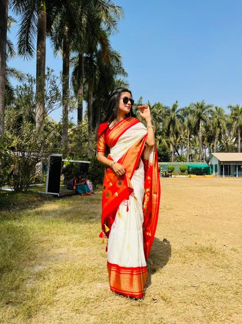 Buy a beautiful White Saree with a amazing red border . India culture speaks with Indian style saree. White Saree Red Border, White Saree With Red Border, White And Red Saree, Red And White Saree, Ruffle Blouse Designs, Pink Saree Blouse, Indian Bride Poses, Saree Poses, Traditional Outfit