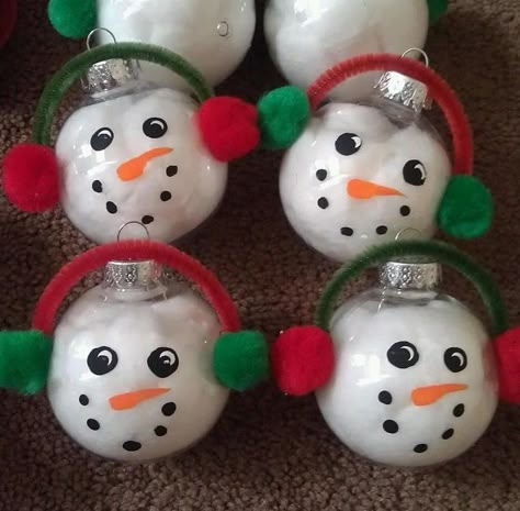 Christmas Bulb Crafts For Kids, Diy Christmas Ornaments Plastic Balls, Snowman Ball Ornaments, Diy Ball Ornaments Kids, Homemade Xmas Ornaments, Homemade Kids Ornaments, Ornament Balls Diy Craft Ideas, Clear Ornament Crafts For Kids, Plastic Ornament Crafts For Kids