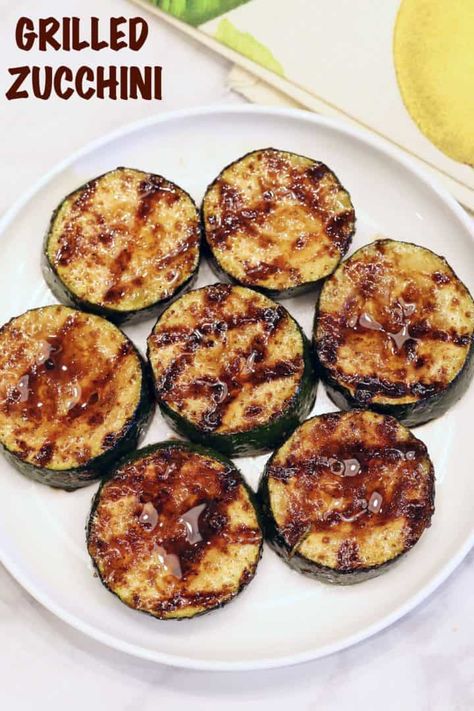 Zucchini Balsamic Vinegar, Zucchini Steaks Recipes, Zucchini Recipes On The Grill, Zucchini Steaks, Bbq Zucchini, Zucchini Grilled, Keto Cycle, Summer Dinner Recipes Grill, Grilled Zucchini Recipes