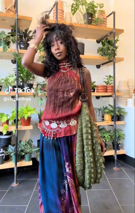 Winter Hippie Outfits, Earth Tone Fashion, Earthy Fits, Hippie Boho Outfits, Afro Punk Fashion, Black Hippy, Spiritual Fashion, Earthy Outfits, Hippie Style Clothing