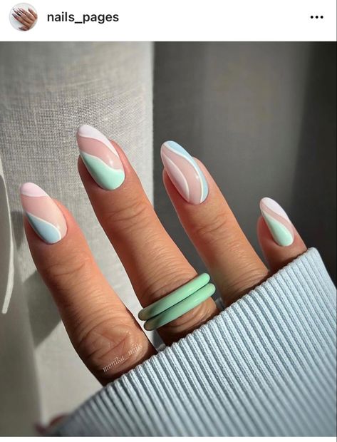 March Nails Coffin Shape, Almond St Patrick Nails, Short Acrylic Nails St Patricks Day, Nails For Saint Patricks Day, Aesthetic St Patricks Day Nails, At Patrick's Day Nails, Spring St Patricks Day Nails, March Nail Ideas 2023, Nails For Ireland