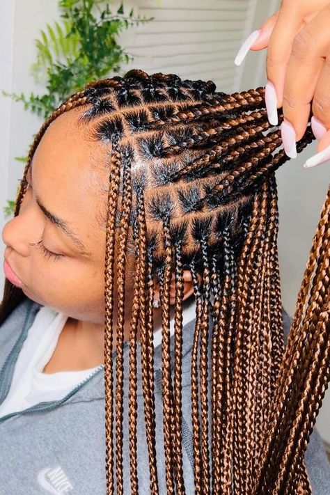 Waist Length Small Knotless Braids, Color For Braids Hairstyles, Two Color Box Braids, Hair Styles For Long Hair Length Braids, Colored Braids For Black Women, Knotless Braids Hairstyles With Color, Color 30 Knotless Braids, Waist Length Knotless Braids, Braids Long Hairstyles