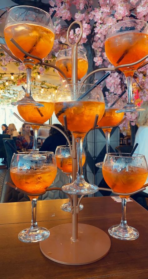 Slug & Lettuce - Tower Bridge, London📍 Best Vibes, Bridal Shower Inspo, Tower Bridge London, Pretty Drinks, Aperol Spritz, Slug, Lemon Drop, Cocktail Bar, Tower Bridge