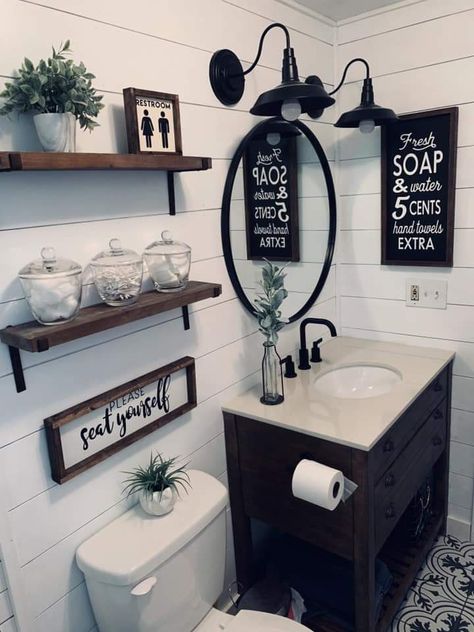 𝐩𝐢𝐧𝐭𝐞𝐫𝐞𝐬𝐭: 𝐬𝐚𝐦𝐚𝐠𝐫𝐞𝐝𝐬 ✰ Restroom Decor, Casa Vintage, Downstairs Bathroom, Upstairs Bathrooms, Farmhouse Bathroom Decor, Bathroom Renos, Rustic Bathroom, Small Bathroom Decor, House Bathroom