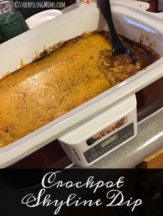 Crockpot Skyline Dip is the perfect appetizer recipe with only 3 ingredients! Skyline Dip, Skyline Chili Dip, Crockpot Dips, Dip Recipes Crockpot, Skyline Chili, Crock Pot Dips, Crockpot Appetizers, Crockpot Breakfast Casserole, Chili Dip