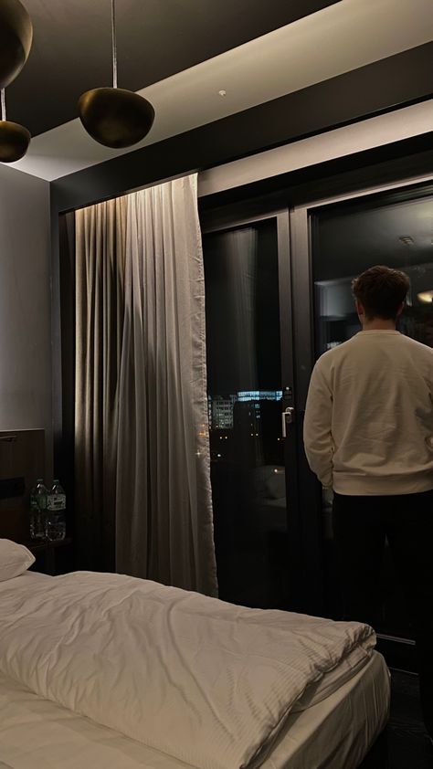 #couple #background #wallpaper #aesthetic #lowlights #darkfeed #love #berlin #hotelroom #night #bed #view #skyscraper Couple Background, Night Bed, Couple Room, Room Aesthetic, Couple Aesthetic, Hotel Room, Background Wallpaper, Low Lights, Wallpaper Aesthetic