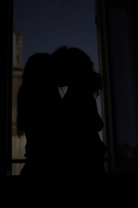 Black And White Aesthetic Lesbian Wallpaper, Silhouette Of Lesbian Couple, Silhouette Of Lesbian Couple Aesthetic, Lesbian Tension Aesthetic, Aesthetics Of Lesbians, Lesbian Princess Aesthetic, Wlw Aesthetic Black And White, Black And White Wlw Couple, Sapphic Enemies To Lovers Aesthetic