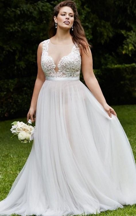 A classy and sexy lace creation for the plus size bride. By David Tutera for David's Bridal Spring Collection. Davids Bridal Plus Size, David Tutera Wedding Dresses, Trendy Plus Size Dresses, Plus Size Wedding Gowns, 2016 Wedding Dresses, Plus Size Bridesmaid, Plus Size Formal, Back Wedding Dress, Wedding Boho