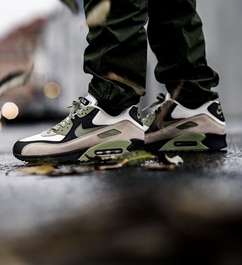 Nike Airmax 90, Nike Air Max 90s, Air Max 90s, Sneaker Shop, Fly Shoes, Nike Zoom Pegasus, Basket Vintage, Air Max Shoes, Nike Shoes Air Max